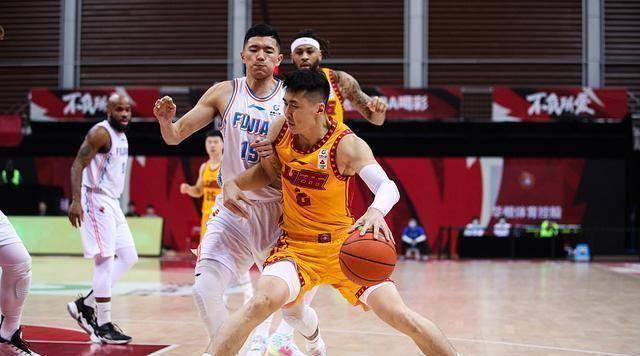 扣篮王连续6场无缘出场,遭少帅弃用,离队进入倒计时_翟逸_山西男篮