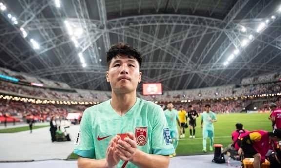 国足需改变思路以战胜泰国重塑中场核心与后防线实力