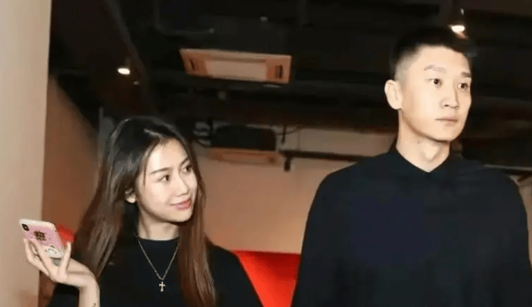 对于孙悦和陈露来说,生活仍在继续,未来充满了无限的可能.