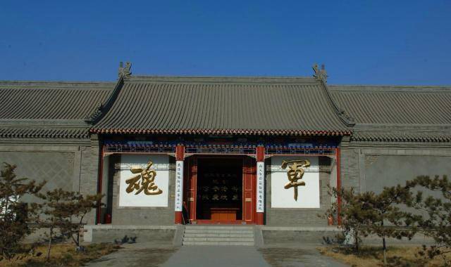 然而何澄并没有走上这条道路,他的选择和宋耀如一样,那就是加入孙中山