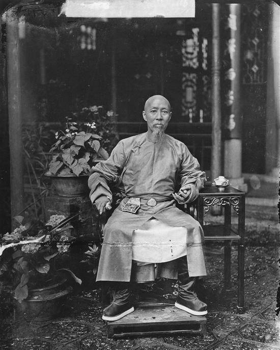 晚清封疆大吏们:个个威风八面,对大清愚忠,图9是大英雄左宗棠_张之洞