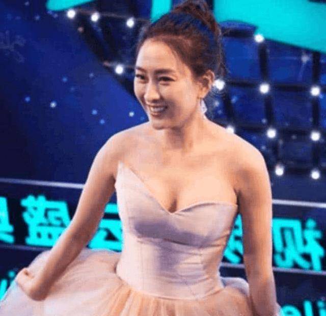 一些美丽又实力的明星往往发展得非常好,比如赵丽颖,刘亦菲等明星.