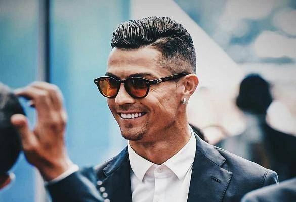 原创10亿美元!c罗再超梅西,成足坛历史第一人!体育史仅3人做到_福布斯