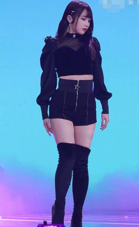 原创青你2宋昕冉舞台表演出意外镜头发现时导演来不及救场