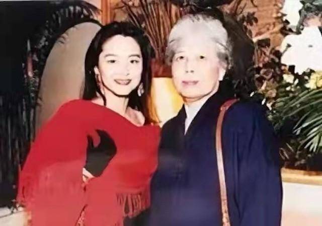 农村教师突然得知,亲生妹妹是林青霞,相认后却不要对方一分钱_林莉_林