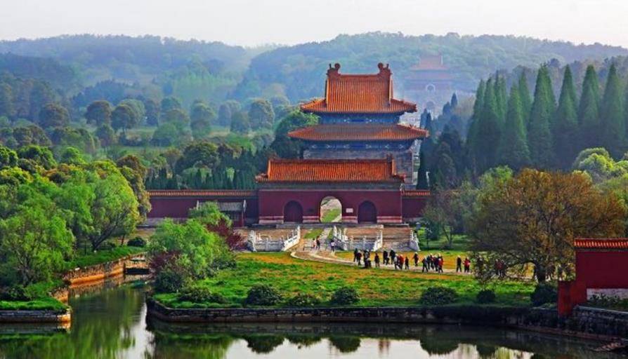 据第六次人口普查统计,钟祥市内百岁以上老人有75位,90岁以上老人有