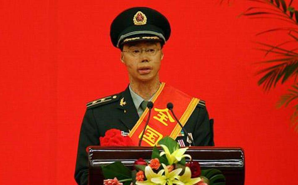 原创27年前梁强为救27名乘客重度烧伤40次手术6000次换皮如今怎样