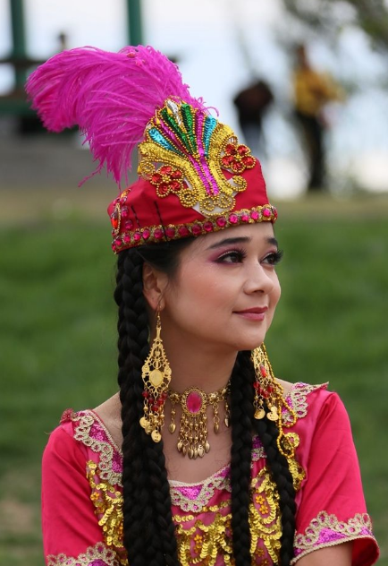 维吾尔族人与汉族人是什么关系正确答案表兄弟