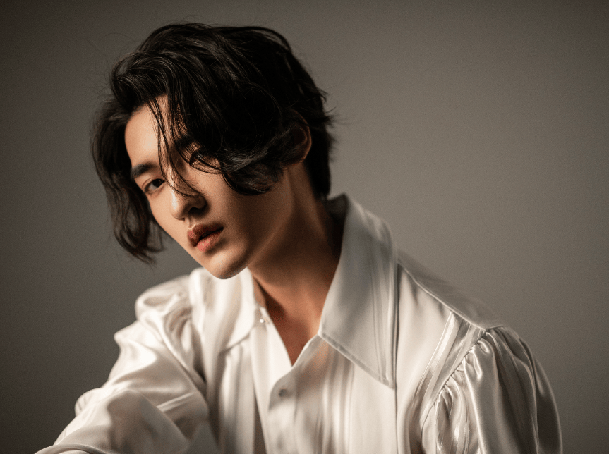 对于吴崇轩来说,除了恋情被热议之外,他在影视作品中