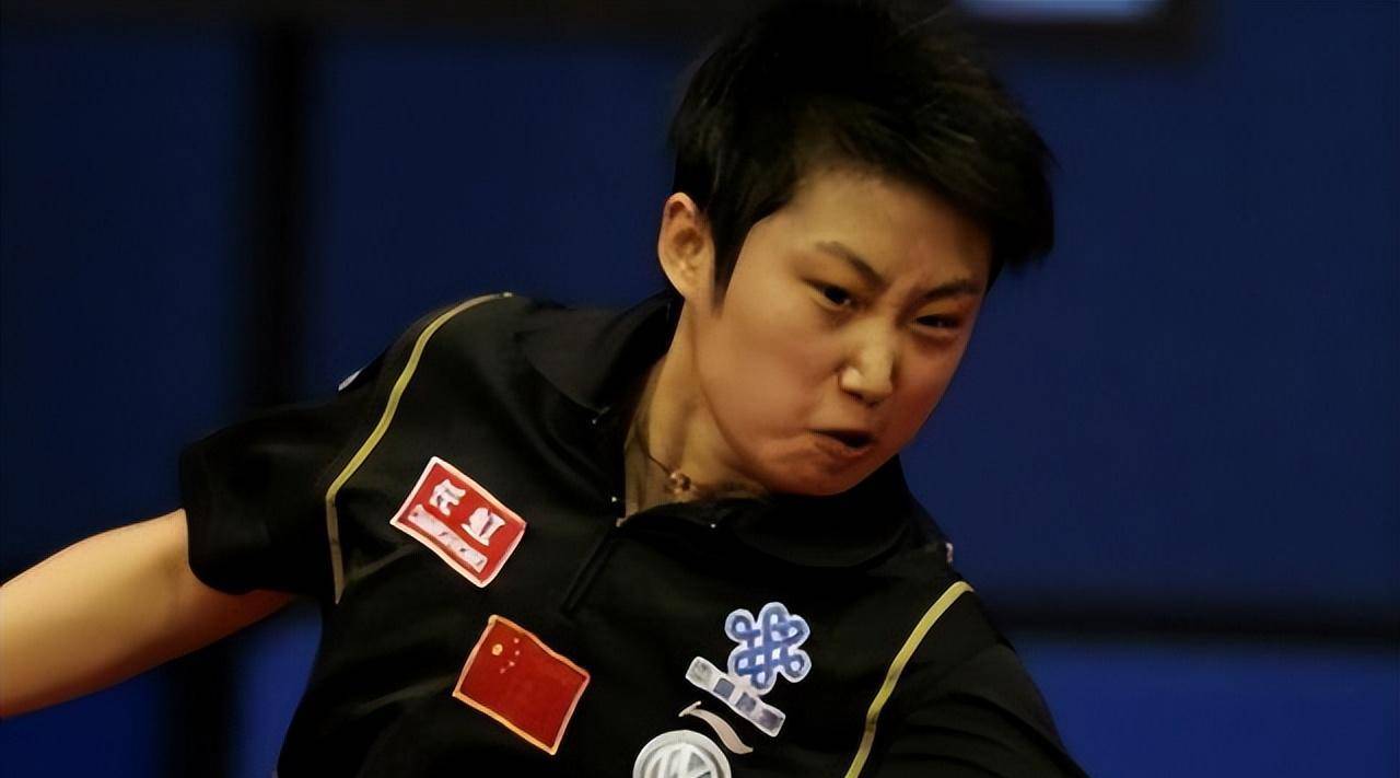 在乒乓球场上,她展现出了惊人的天赋和技巧,但同时也暴露出了个性上的