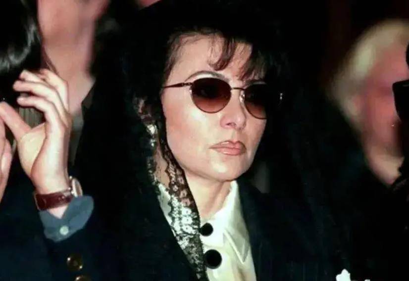 原创豪门蛇蝎美人雷加尼花150万美元雇凶杀夫一手毁掉gucci家族