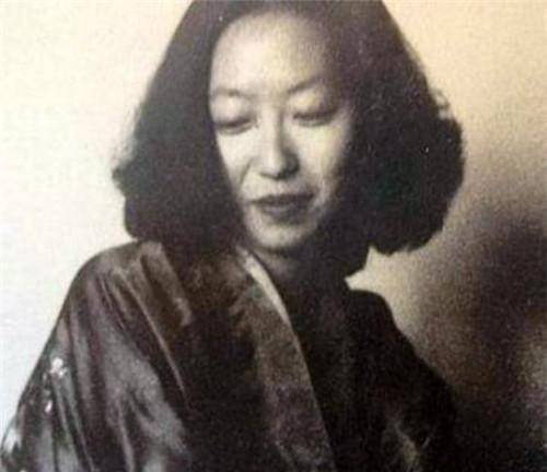 初恋嫌她出身另娶富家女,她不信苦等52年,78岁时终等到初恋花轿_张茂