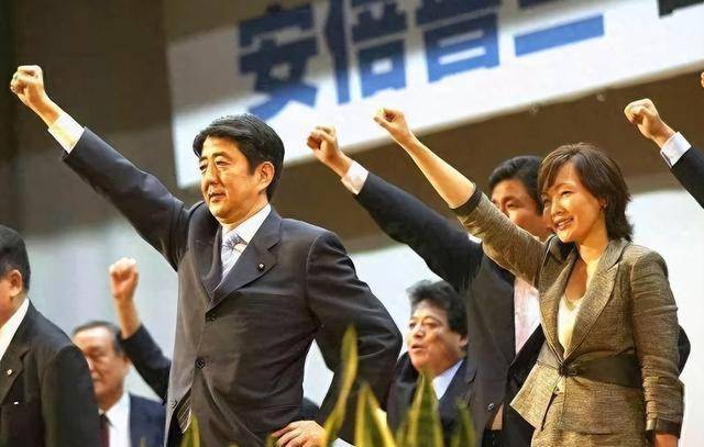 本是财阀千金,嫁安倍晋三失去自由,晚年又孤独_淞崎_日本_妻子