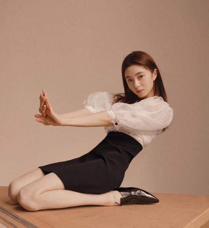 原创21岁的刘浩存,走到今天这一步能怪谁呢?成于张艺谋败于父母