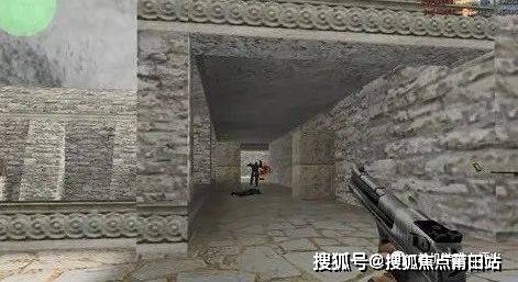 cs(counter-strike)又名反恐精英,它是在《半条命》的基础上开发而来