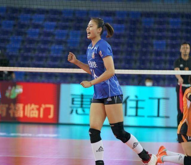 原创2个30江苏2连胜江苏女排新一期全家福出炉张常宁c位