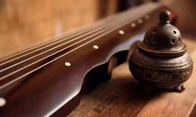 古代文人墨客行走江湖的必备物件琴剑书箱