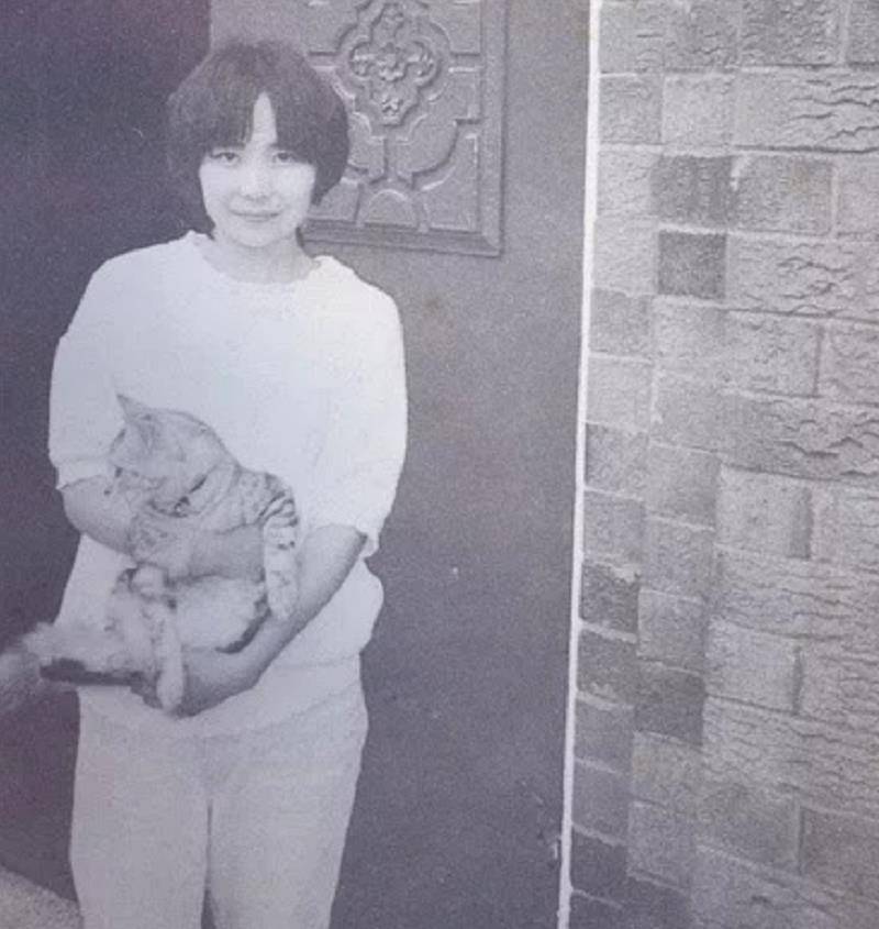 生前拒绝抚养儿子,顾城杀妻自尽前给儿子留下遗书:愿你别太像我_谢烨