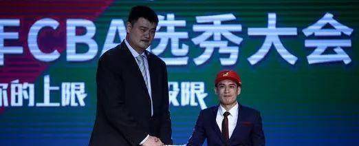 原创原创22次弃权大学球员包揽cba选秀前三街球大神惨遭团灭