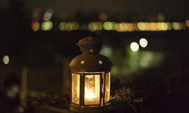 牡丹灯笼里的人鬼恋如何作为对礼教束缚的控诉