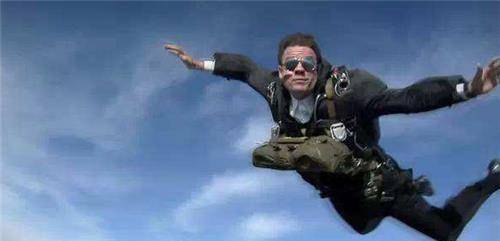 原创美国首个劫机成功的人携带20万美金跳伞后失踪至今下落成谜