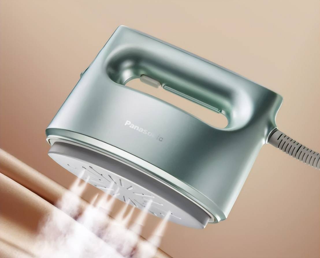 松下是日本品牌,这款松下ni-fs390挂烫机的制作工艺非常精湛,整体结构