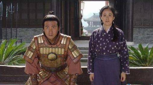 不漂亮的大脚女人频繁干预朝政皇帝竟能听她的话还美滋滋的