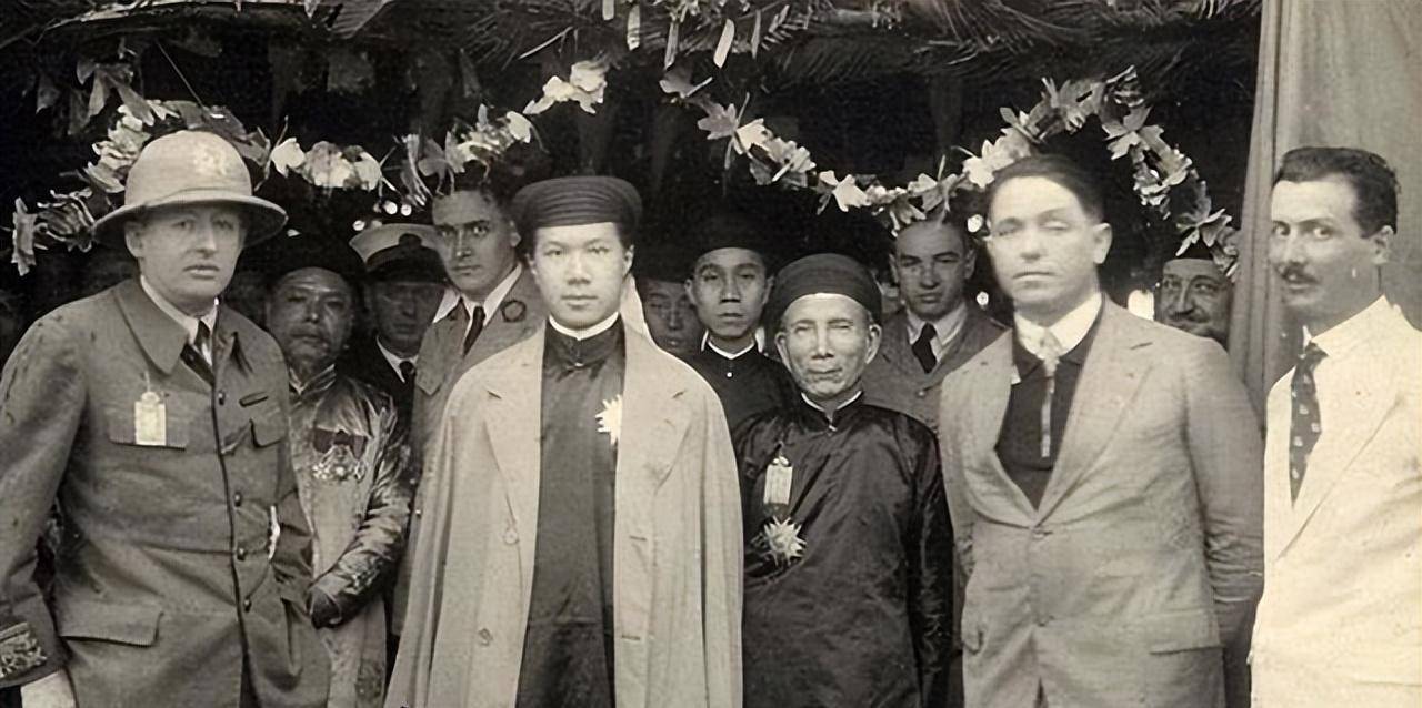 越南皇后曾受万人追捧却被越南皇帝无情抛弃最后病死异乡