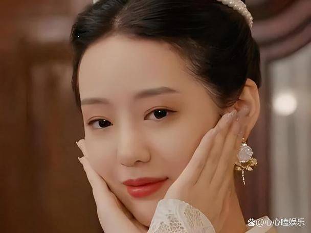 徐艺真微短剧界的璀璨新星演绎多重角色惊艳观众