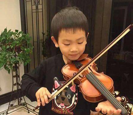 原创4年过去,王宝强抚养的儿子和马蓉照顾的女儿,对比有些扎心了