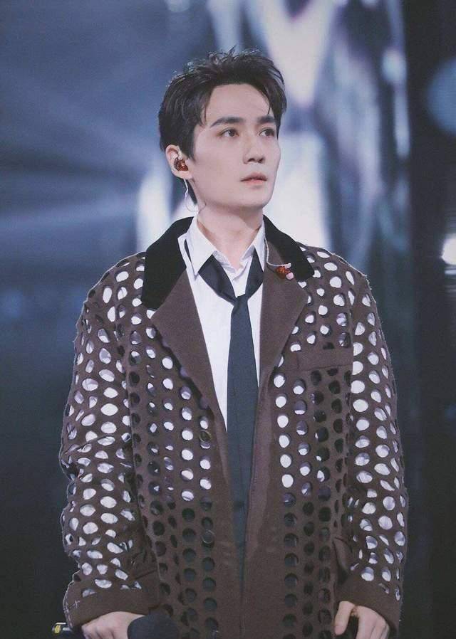 原创原创4位未参加跨年的大流量朱一龙电影上映肖战神隐王俊凯拍戏