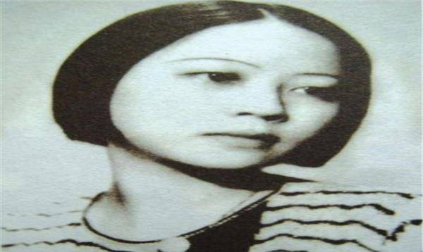 她则选择等待半生,后如愿披上婚纱_李开弟_张茂渊_余生