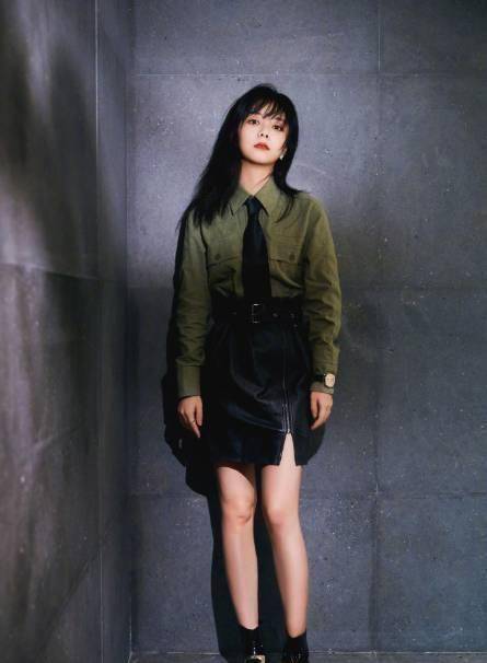 原创30岁的谭松韵超会穿鹅黄色法式长裙温柔气息尽显像个高中生