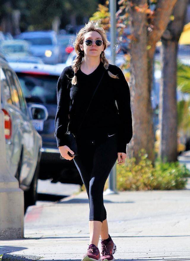 原创31岁奥妹伊丽莎白奥尔森近照双马尾纯素颜婉如18岁少女