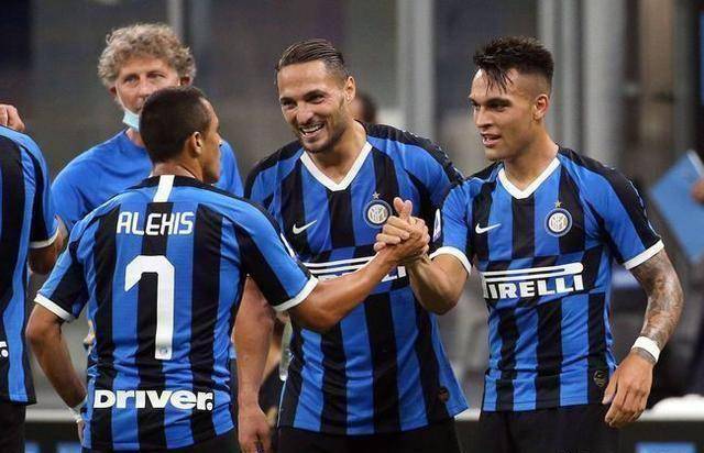 1,联赛赛场自从客场1:3不敌蓝鹰拉齐奥之后,蓝黑军团连续对阵三大强敌