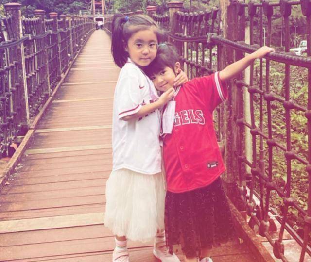 原创原创3岁波妞摔断门牙咧嘴笑的模样超萌我却在留意她的眼睫毛