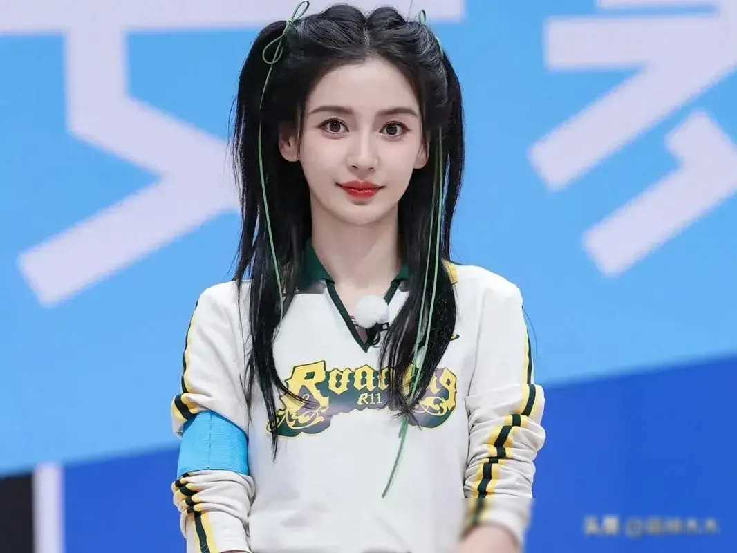 作为曾经的《奔跑吧》元老和一线女星,baby的缺席让许多人感到意外.