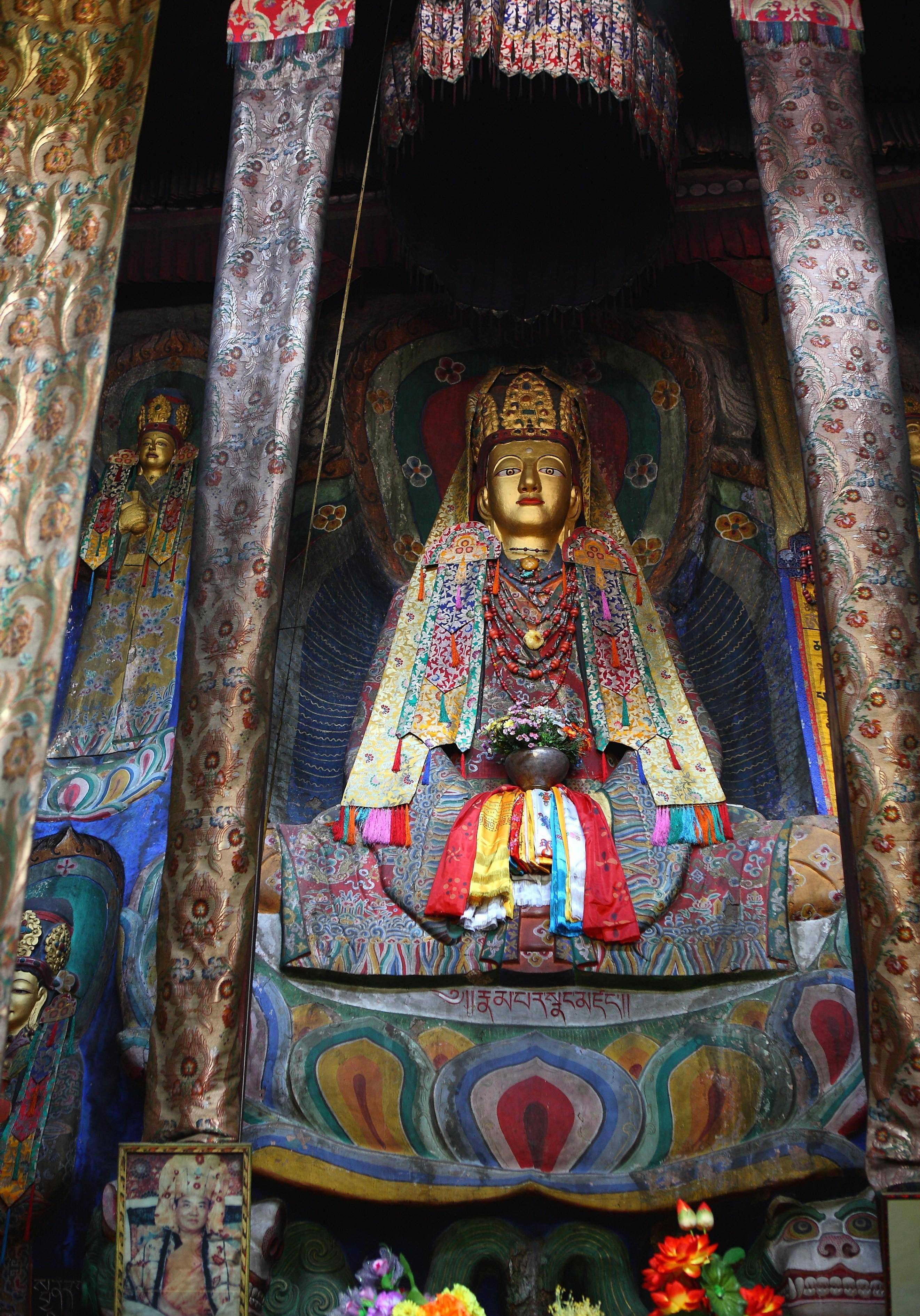 文成公主像,摄于玉树文成公主庙以上主要是藏史记载的文成公主的嫁妆