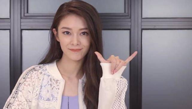 原创傅菁公开火箭少女校服照杨芸晴笑成表情包杨超越全程搞怪