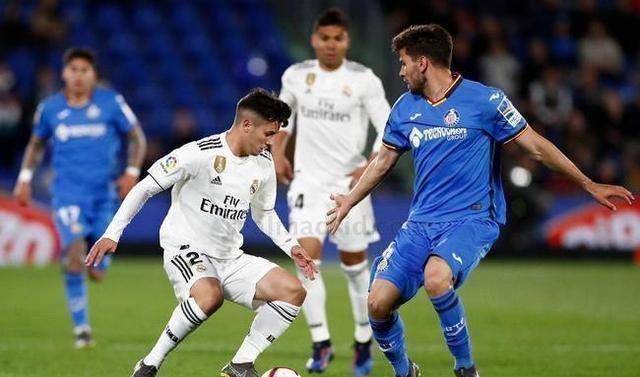 原创31皇马强势冲击5连胜15轮不败齐达内欲造9年神迹狂甩巴萨