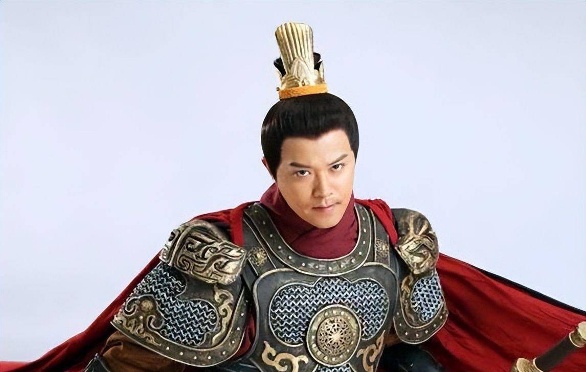 为什么古代将军,打仗时都身着披风,难道不碍事吗啊?