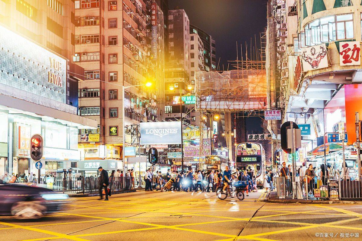 上环/中环>半山扶梯>嘉咸街>石板街>艺穗会>太平山顶缆车>天星小轮>