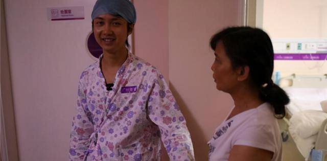 15年前那位背母上学的刘婷后来变性成女人现状如何