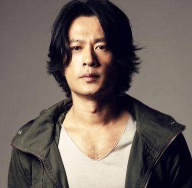 原创宝藏大叔谭凯24岁成功30岁转行当演员至今人红戏不红