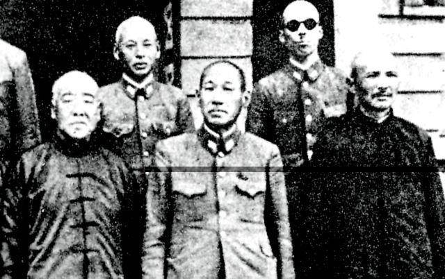 原创孙殿英盗窃的文物即将现世专家发现一密道打开后挥发出大量白烟