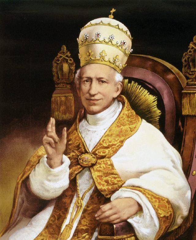 只是那孩子当时太小了,于是玛洛齐亚随便扶持一个傀儡,称利奥六世,而