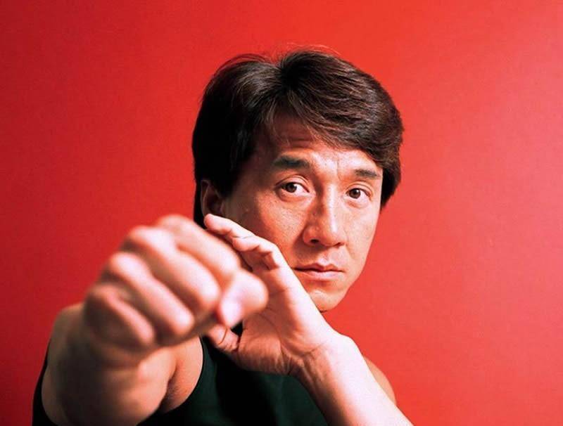 原创成龙同母异父的姐姐住成龙买的澳洲豪宅为成龙母亲养老送终