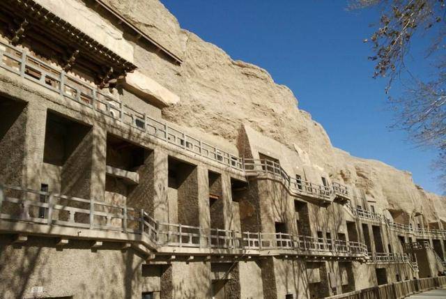 保护国宝的千古功臣,却被余秋雨认为罪人,专家:欠他一个道歉_敦煌