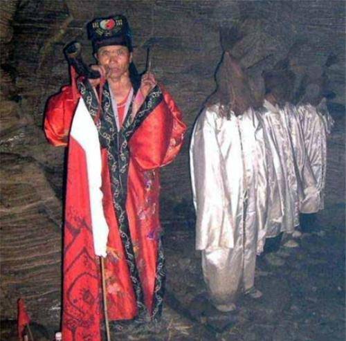 捞尸人:终日与遗体打交道,规矩繁多,最怕遇到花季少女_职业_尸体_打捞