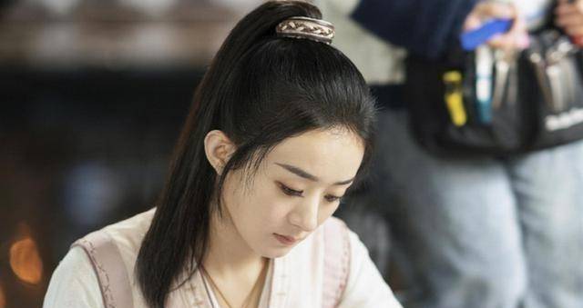 原创有翡再发剧照赵丽颖清新王一博帅气粉丝跪求好好拍